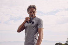 Učitajte sliku u preglednik galerije, Theragun Mini Black 2Nd Gen Slobodno Vrijeme