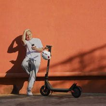 Učitajte sliku u preglednik galerije, Xiaomi Mi Electric Scooter 4 Lite (2nd Gen) električni romobil crni