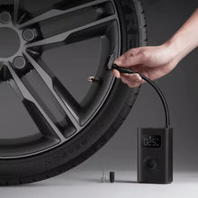 Učitajte sliku u preglednik galerije, Xiaomi Portable Electric Air Compressor 2 prijenosna pumpa