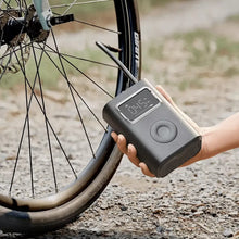 Učitajte sliku u preglednik galerije, Xiaomi Portable Electric Air Compressor 2 Pro prijenosna pumpa
