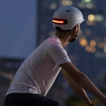 Učitajte sliku u preglednik galerije, Xiaomi Smart4u City svjetleća kaciga bijela L
